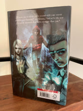 Skulduggery Pleasant - Kingdom of the Wicked  (signed + ghost doodle)