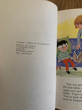 Topsy and Tim Go To Hospital