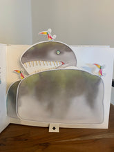 Kipper's Balloon - a pop-up book