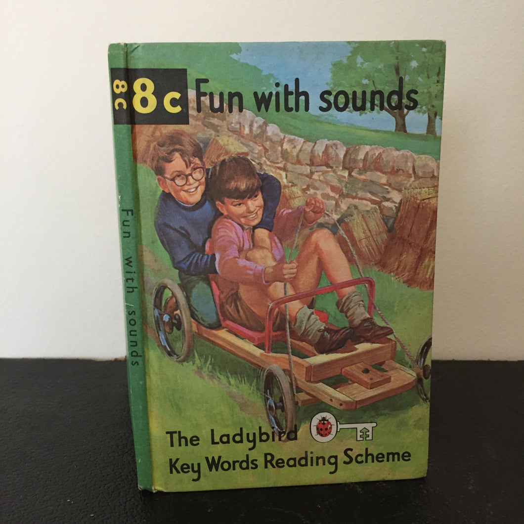 Book 8c. The Ladybird Key Words Reading Scheme. Fun with sounds.