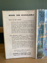 Jenny and Co. In The Haunted Wing